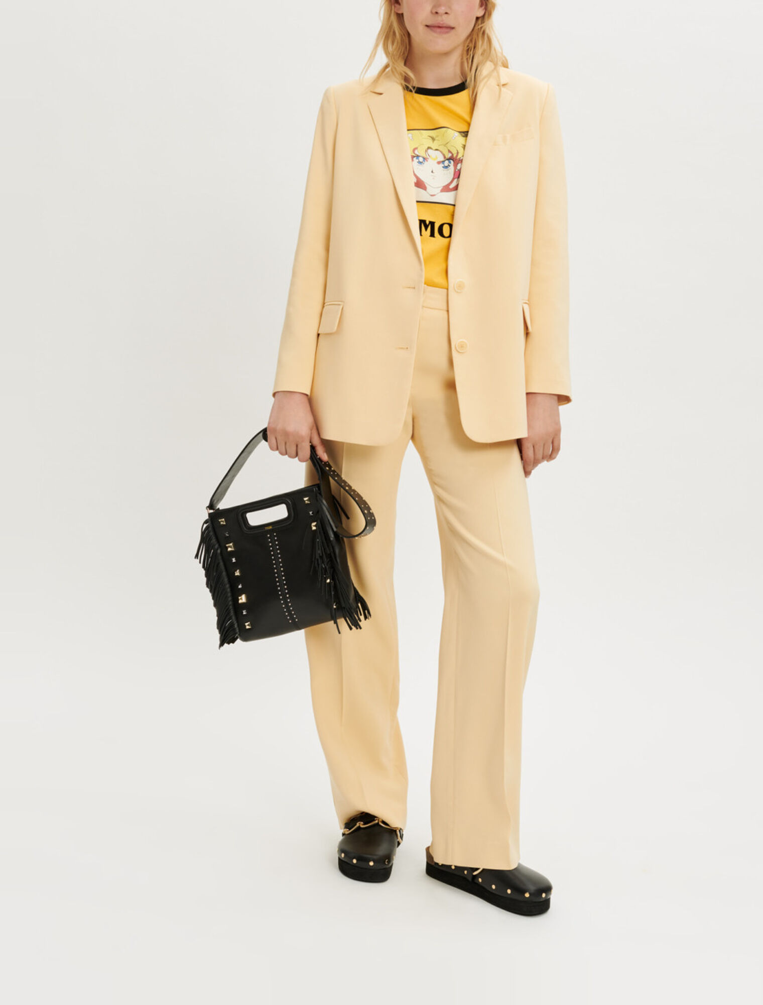 Loose-fitting suit jacket