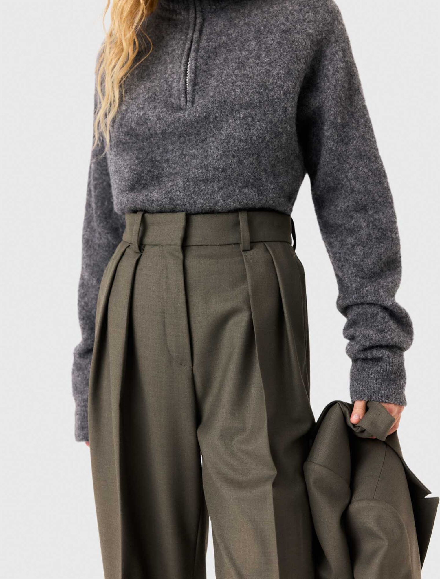 Wide-leg suit trousers with pleats