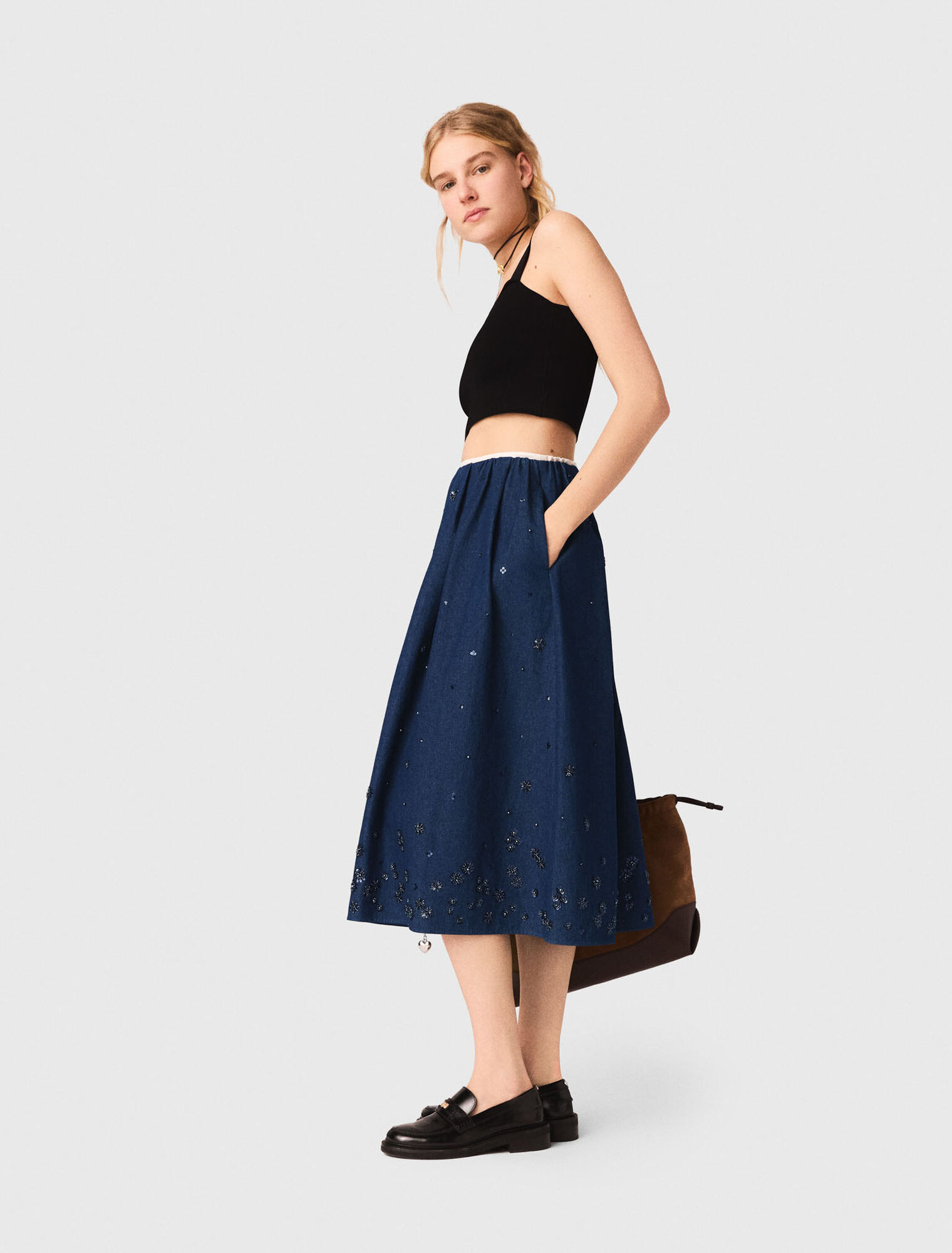 Knitted crop top with straps