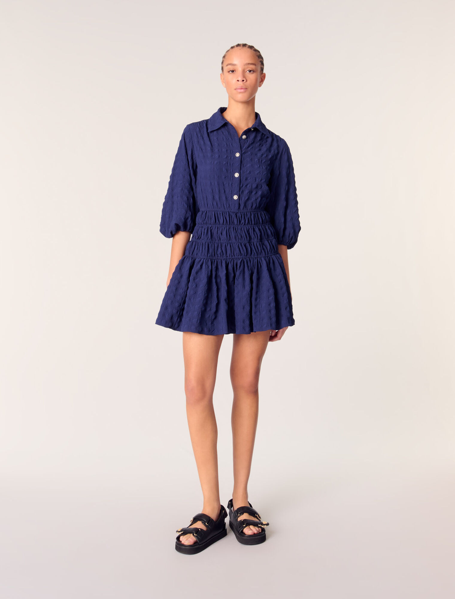 Short satin-effect pleated dress 