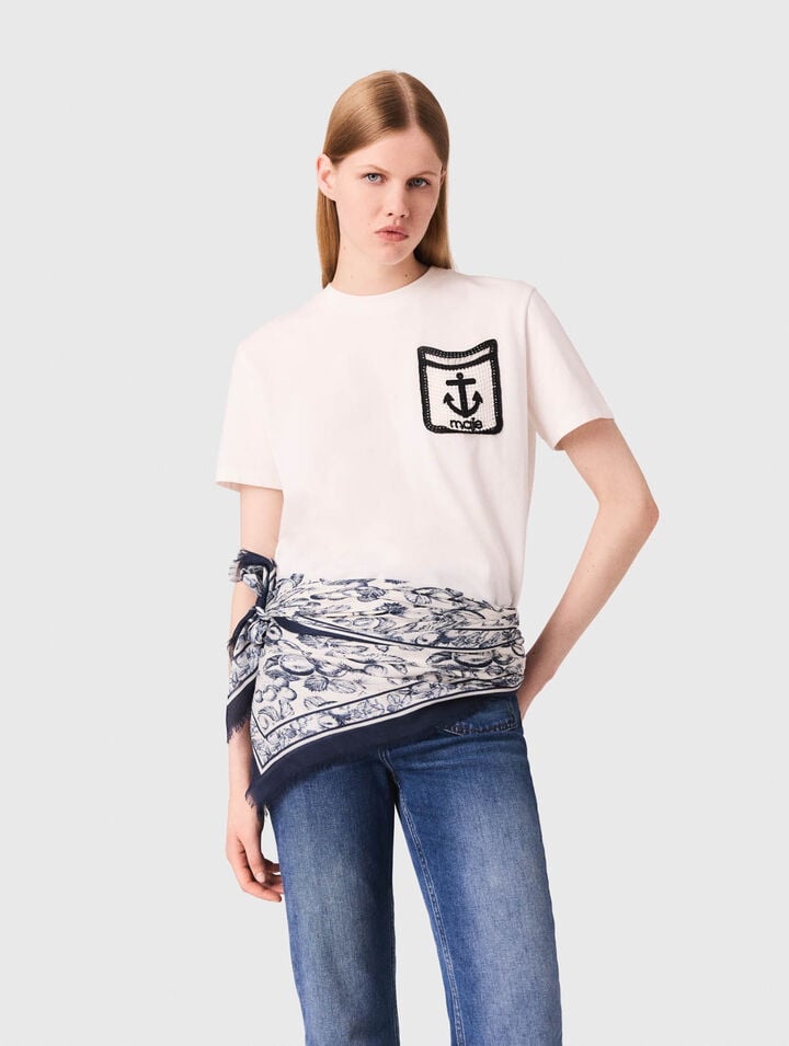 T-shirt with embroidered pocket