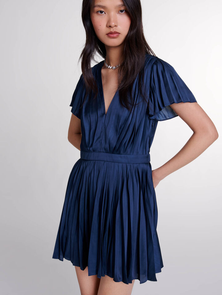 Short pleated dress 