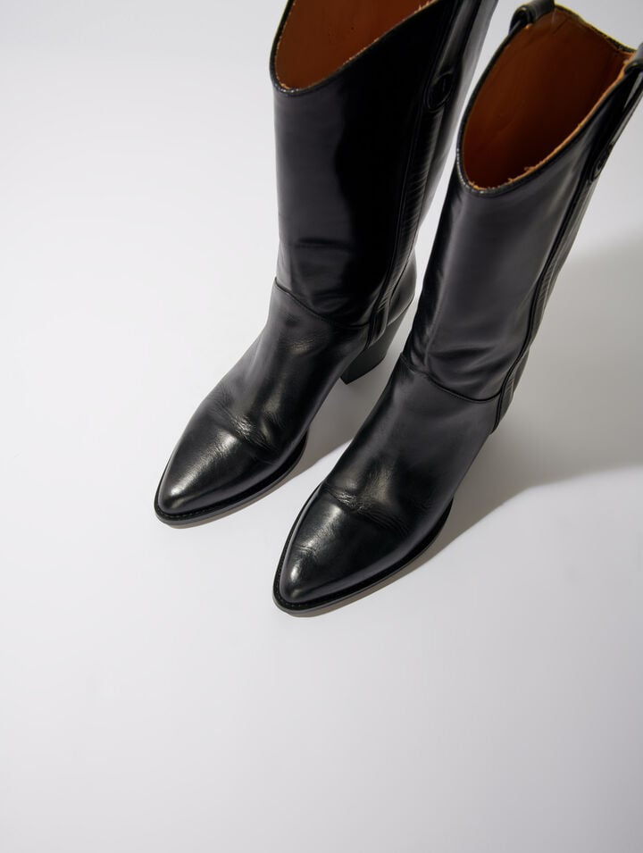 Heeled leather boots