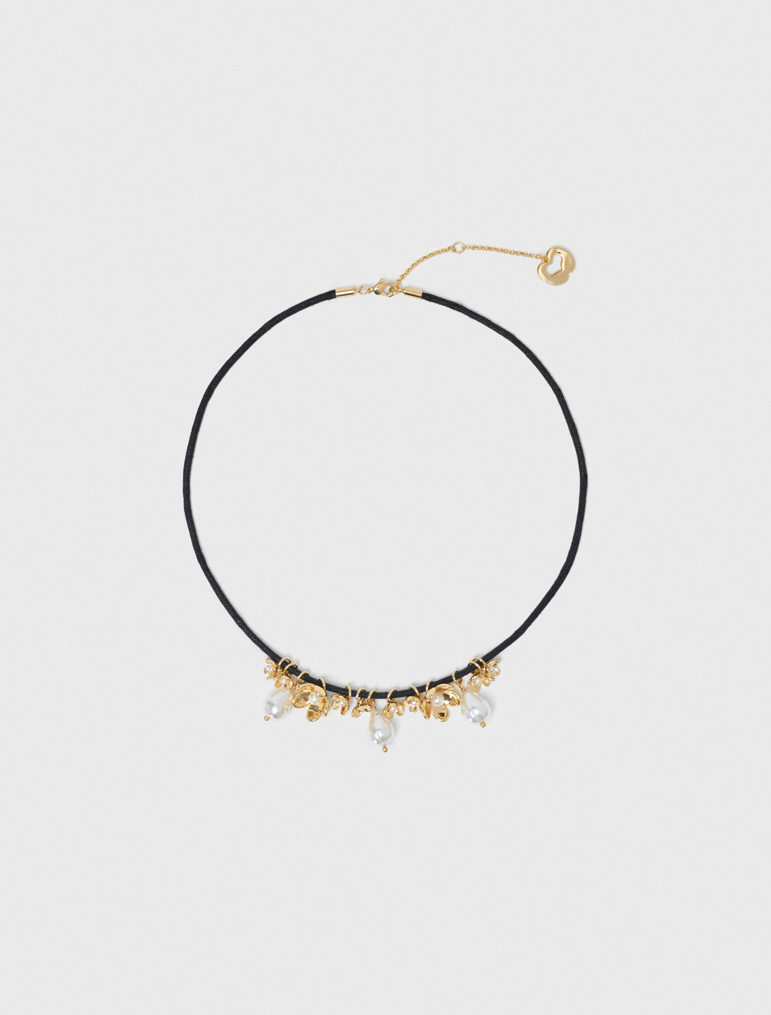 Flower detail cord necklace