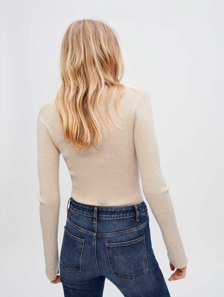 Fitted sweater with cut-outs