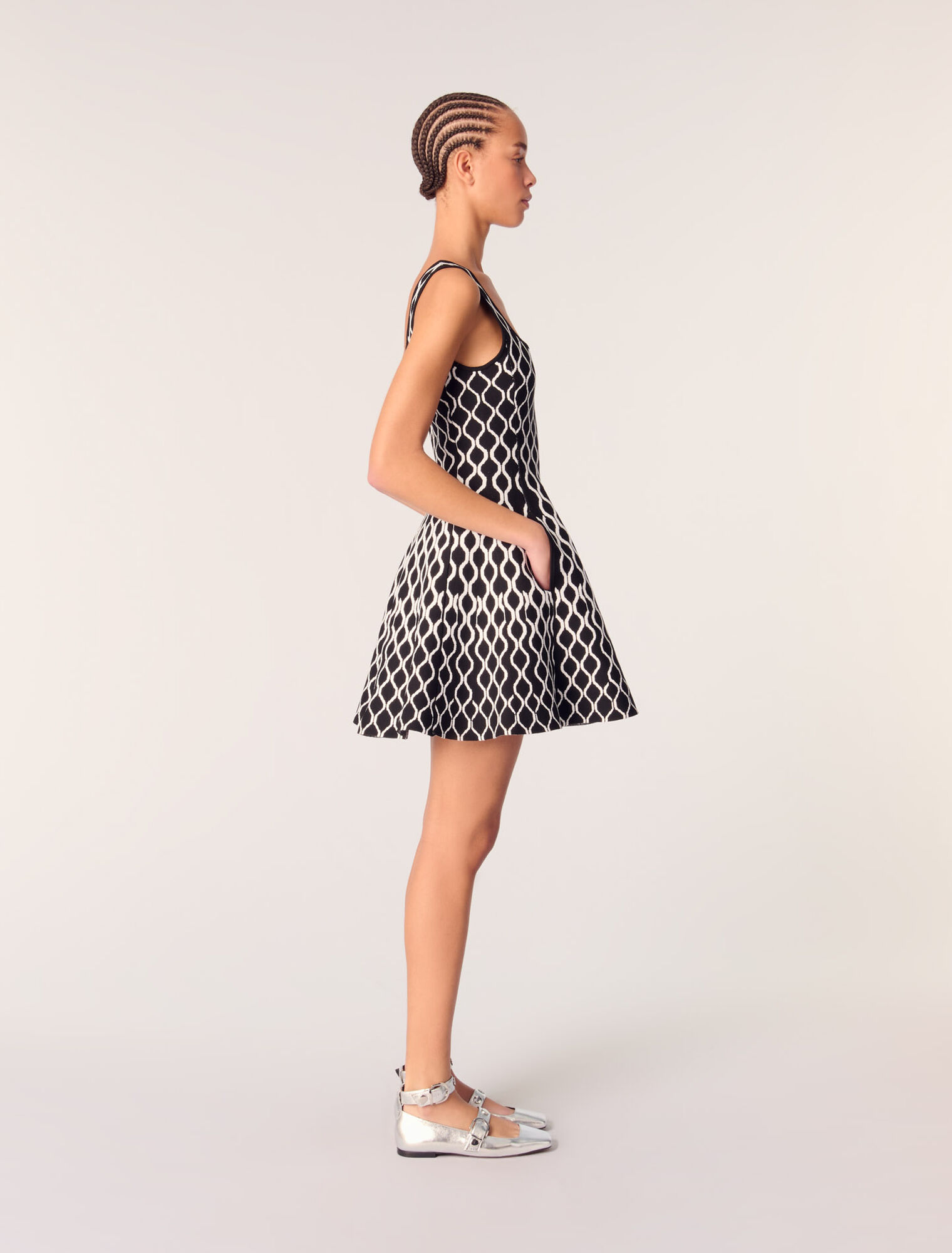 Short patterned knit dress