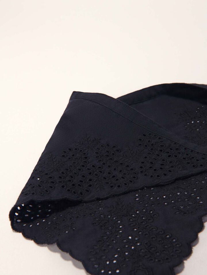 Triangle scarf