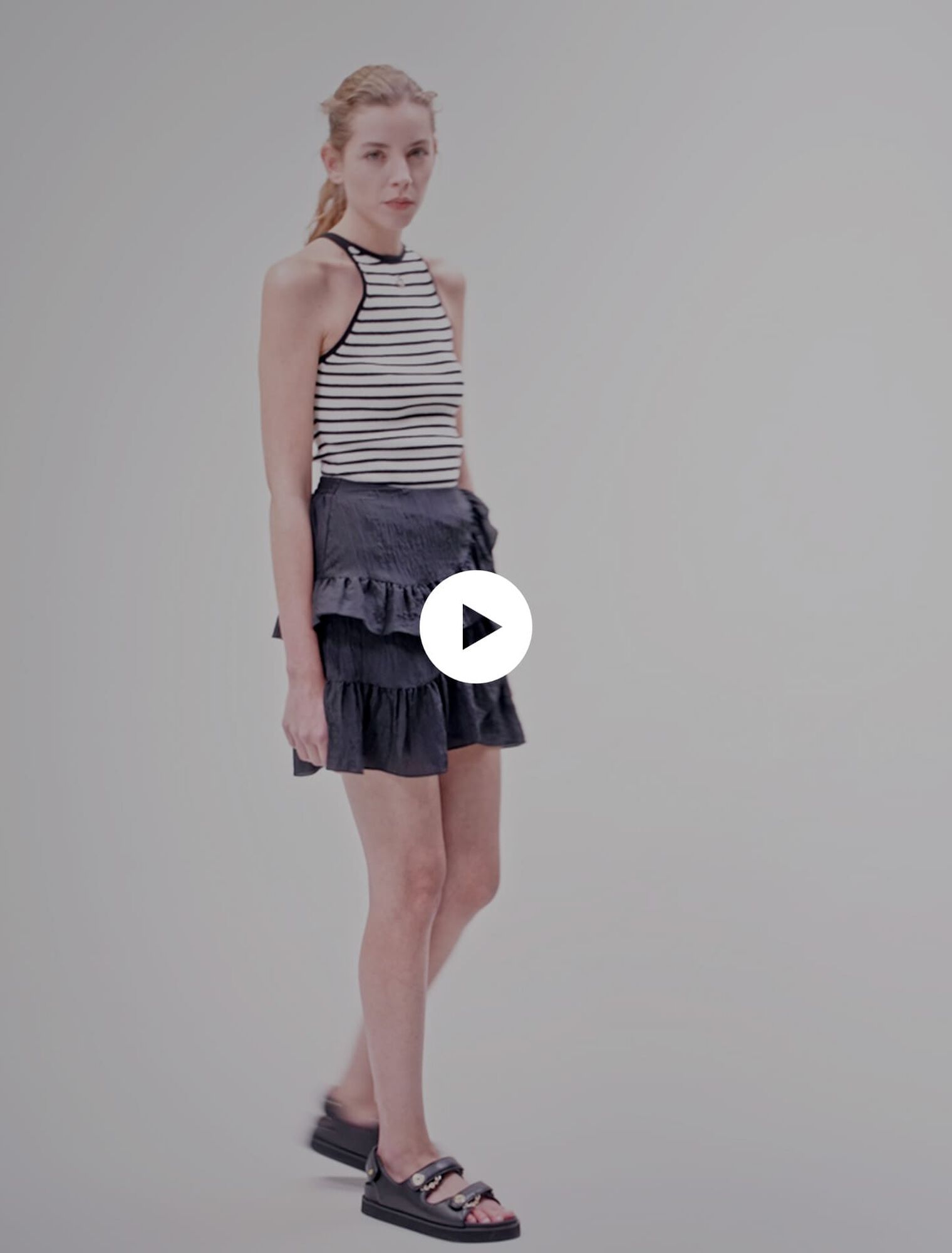 Short ruffled skirt