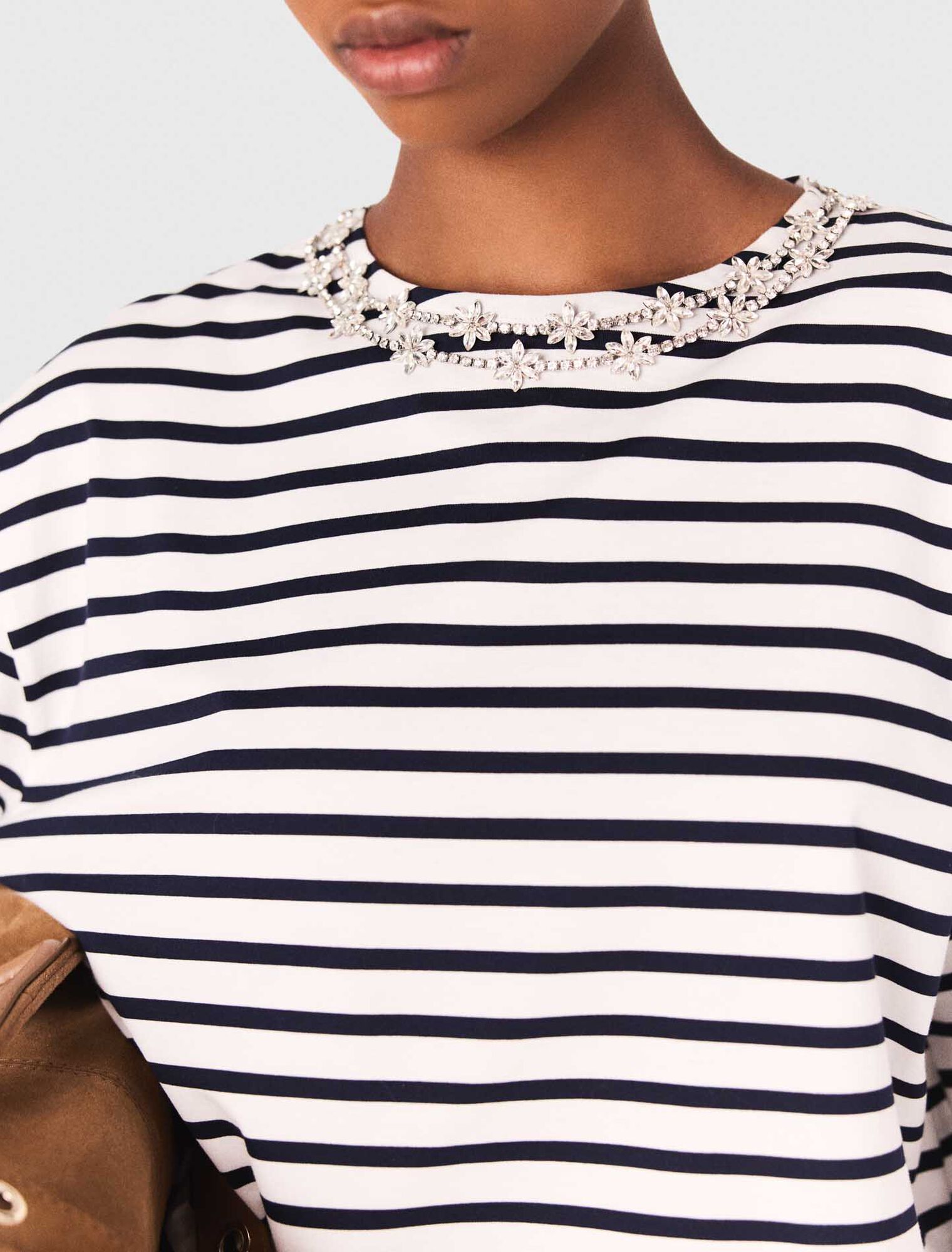 Striped long-sleeved T-shirt