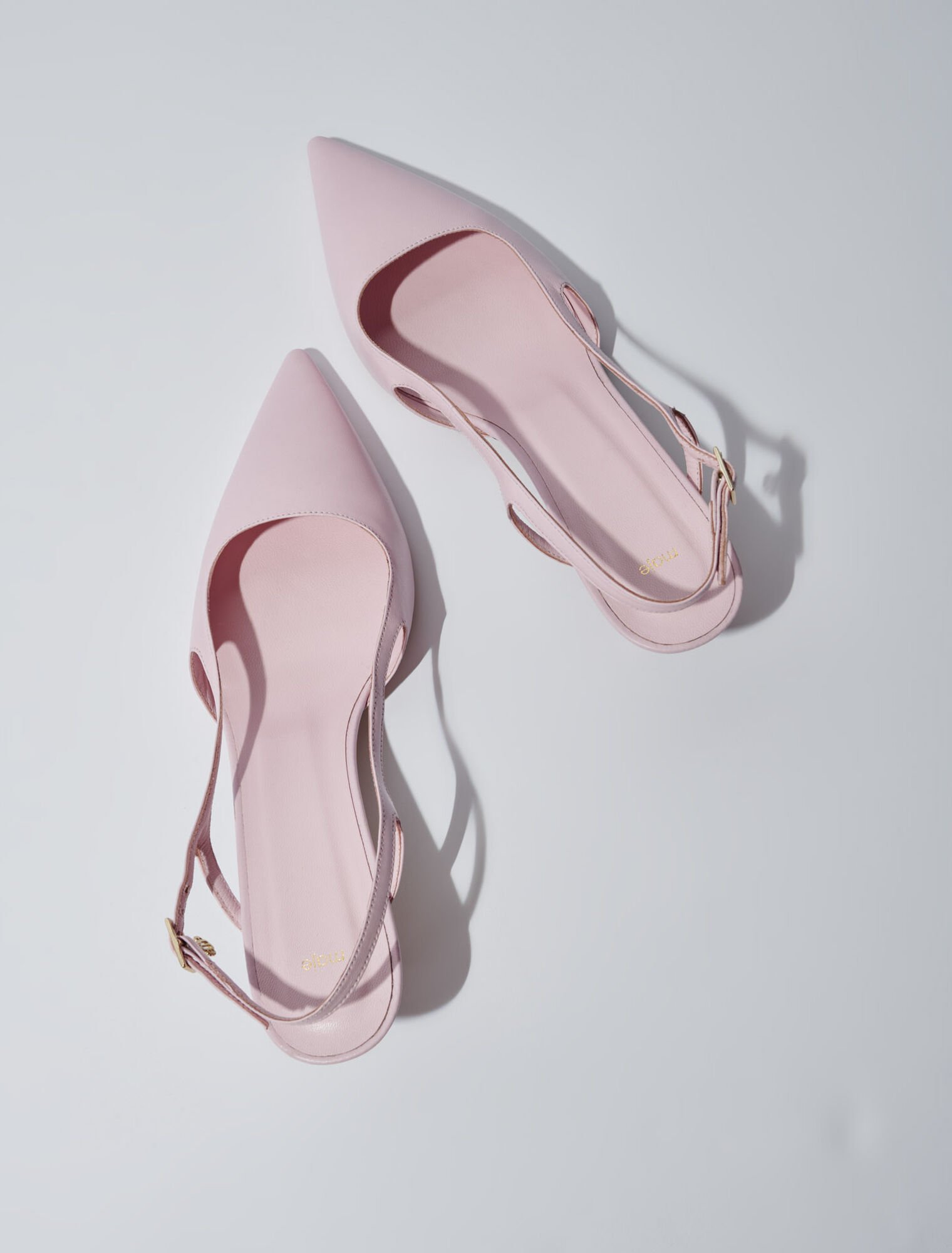 Pointed leather pumps