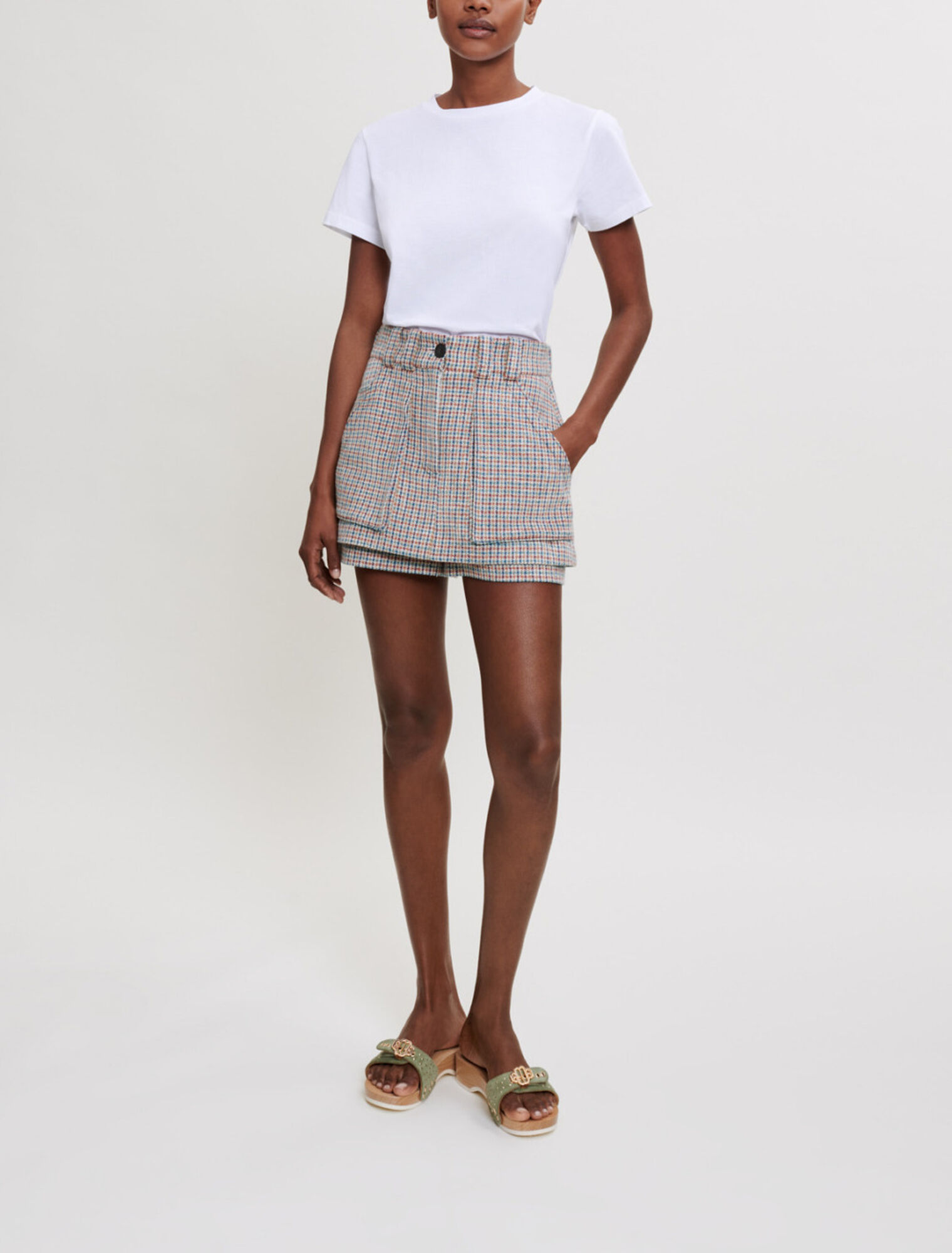 Shorts with houndstooth pattern