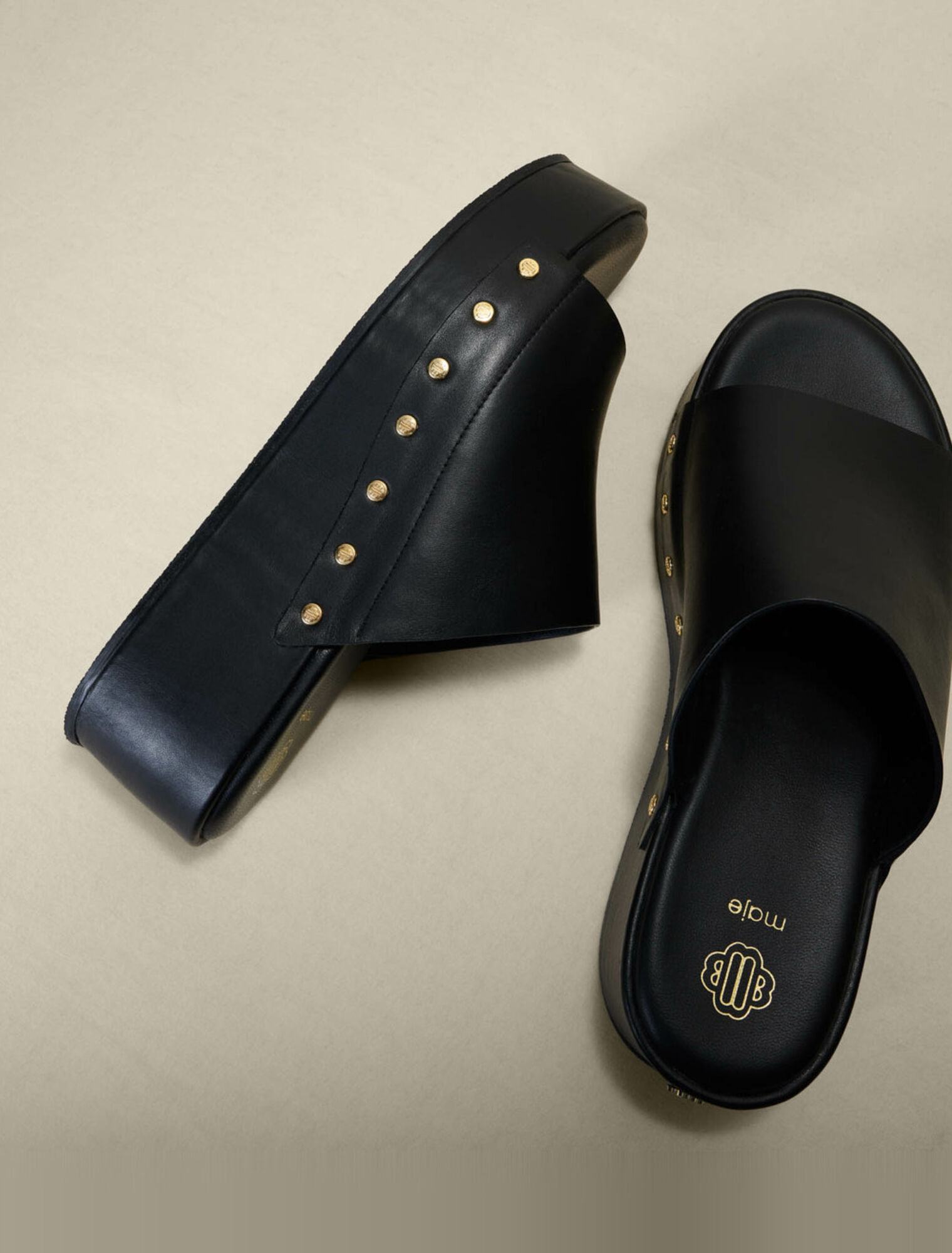 Wedge sandals with rivets