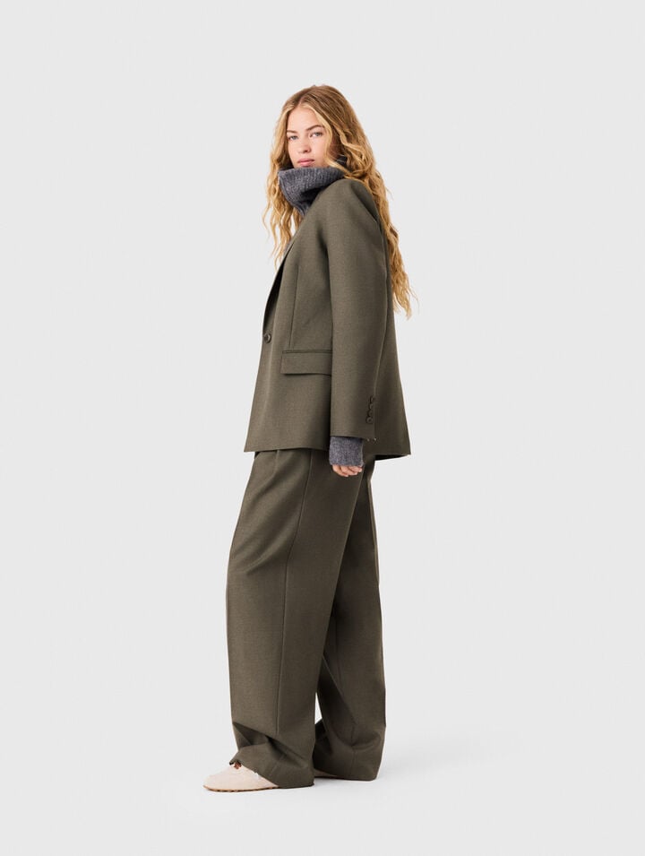 Single-breasted suit jacket