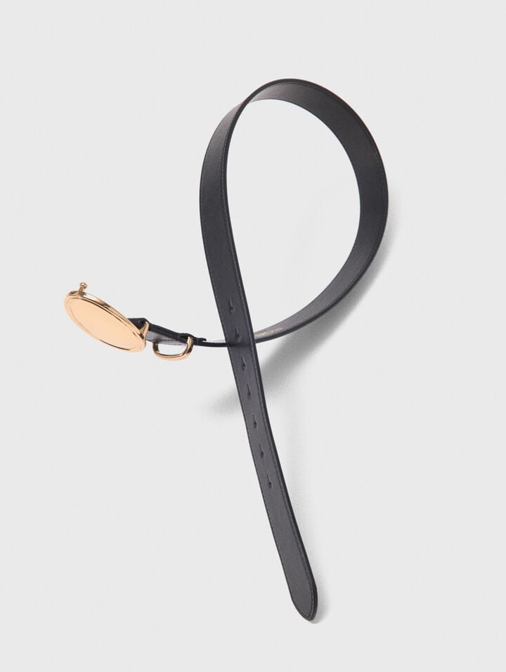 Leather belt with oval buckle