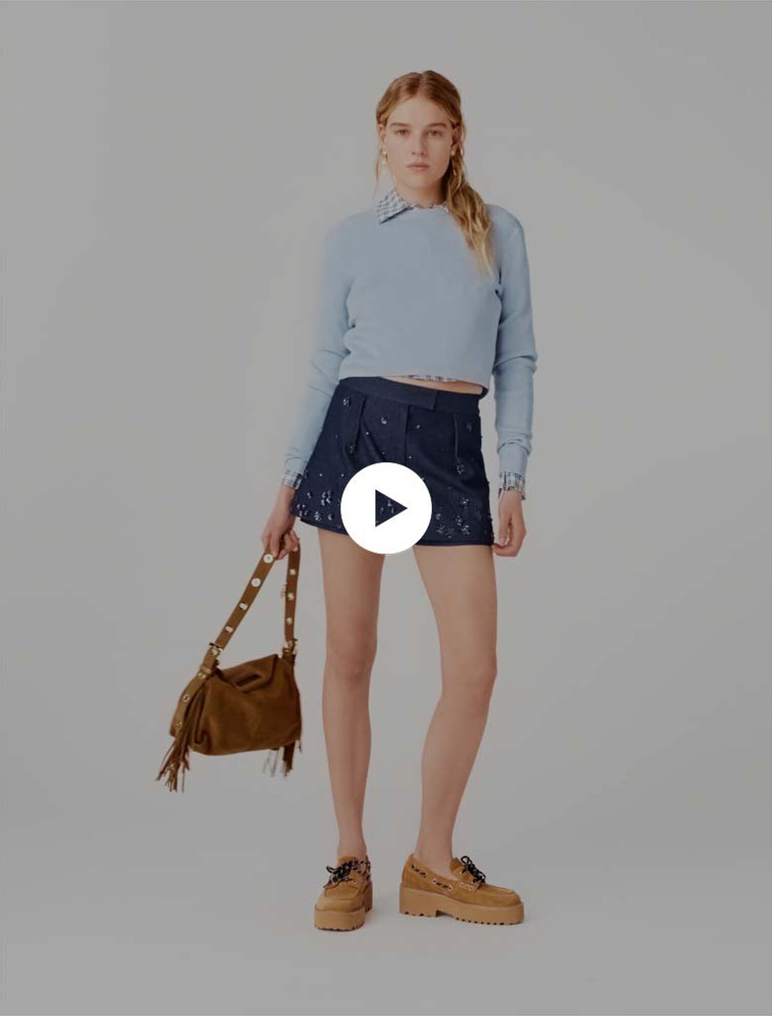 Jewel-button back jumper