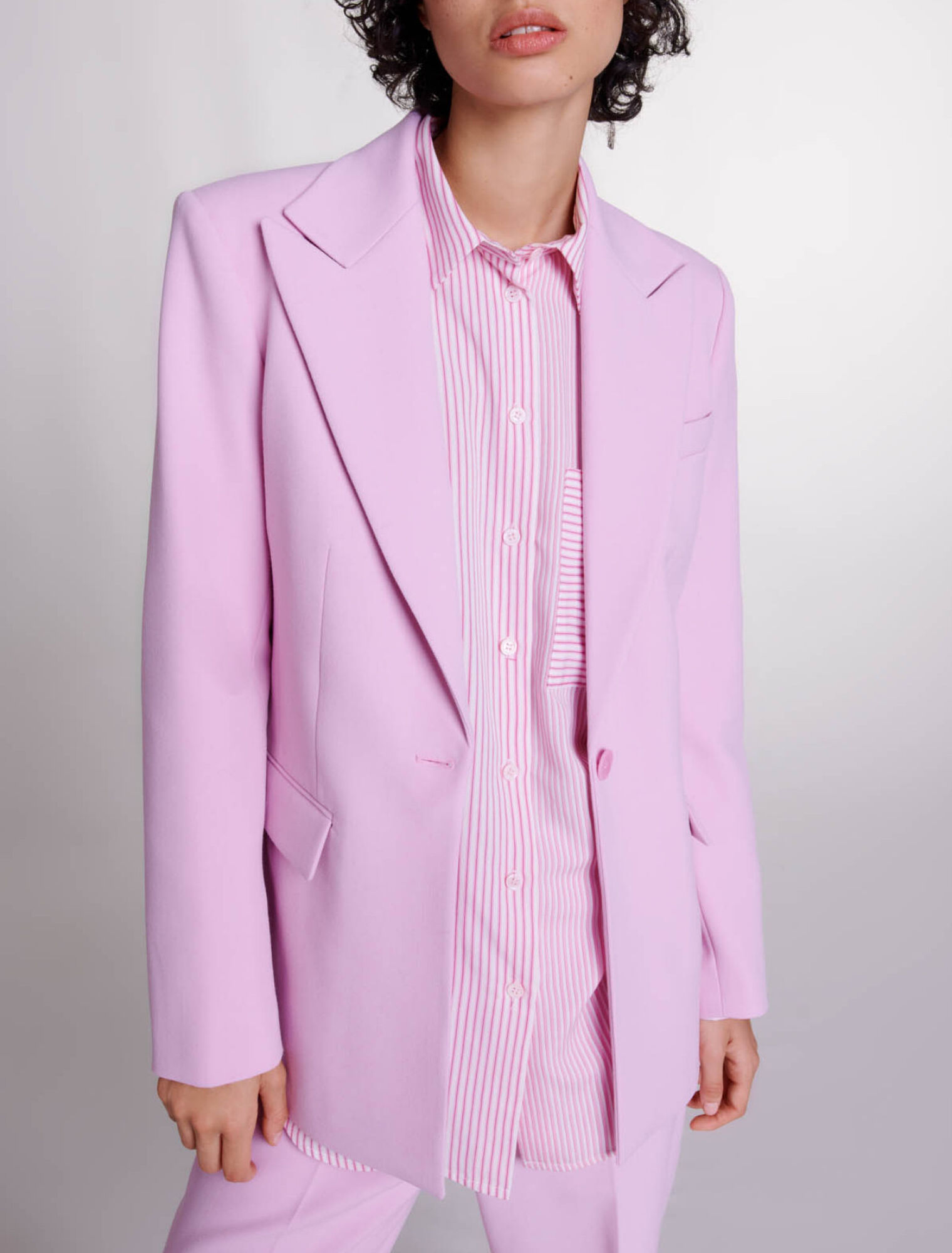 Fitted suit jacket