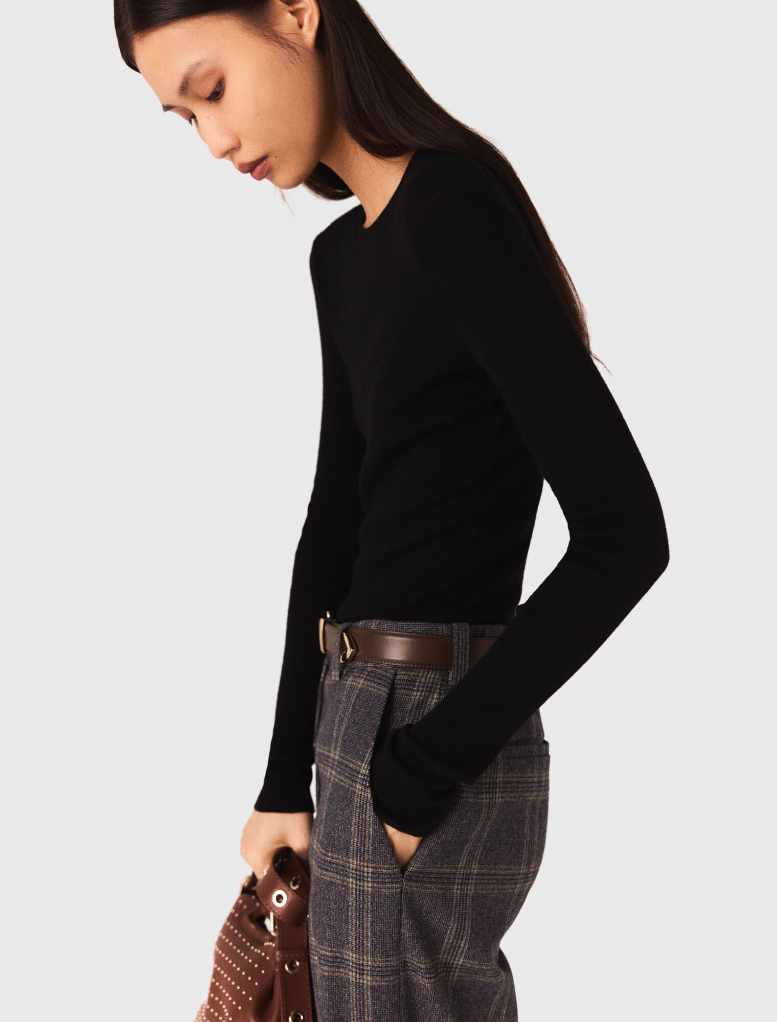 Second-skin round-neck jumper
