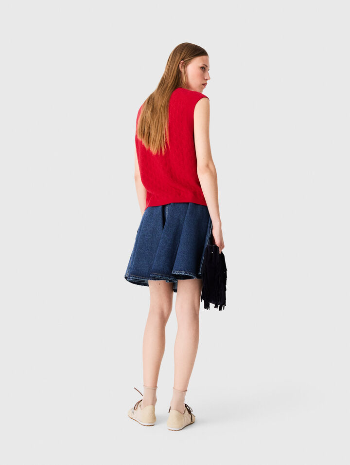 Sleeveless knit top