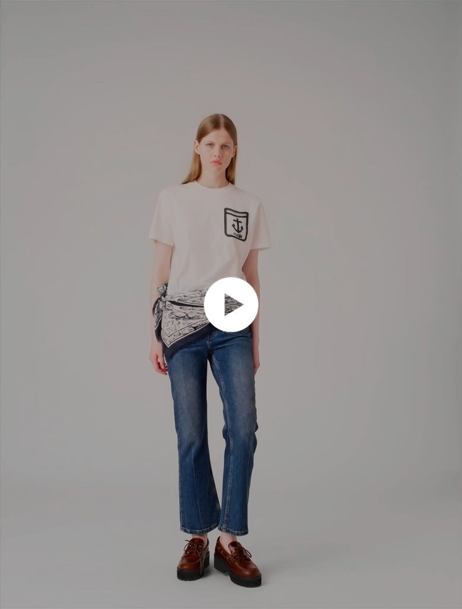 T-shirt with embroidered pocket