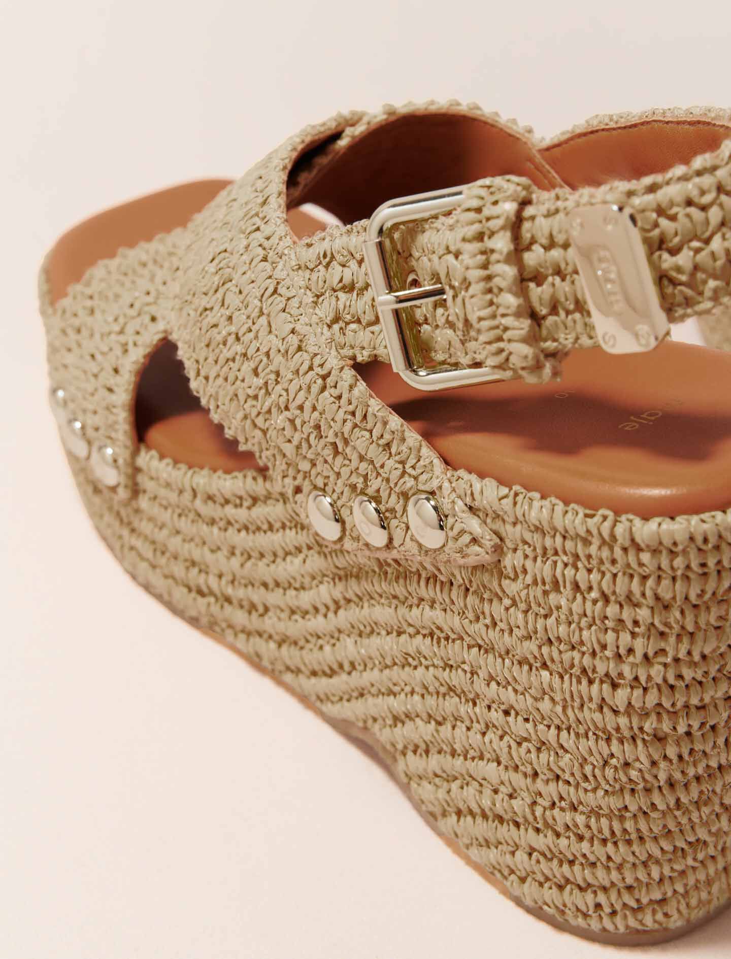 MAJE [マージ] Raffia Cross Wedge Sandals Wedge sandals with raffia effect Brown for Women | Maje
