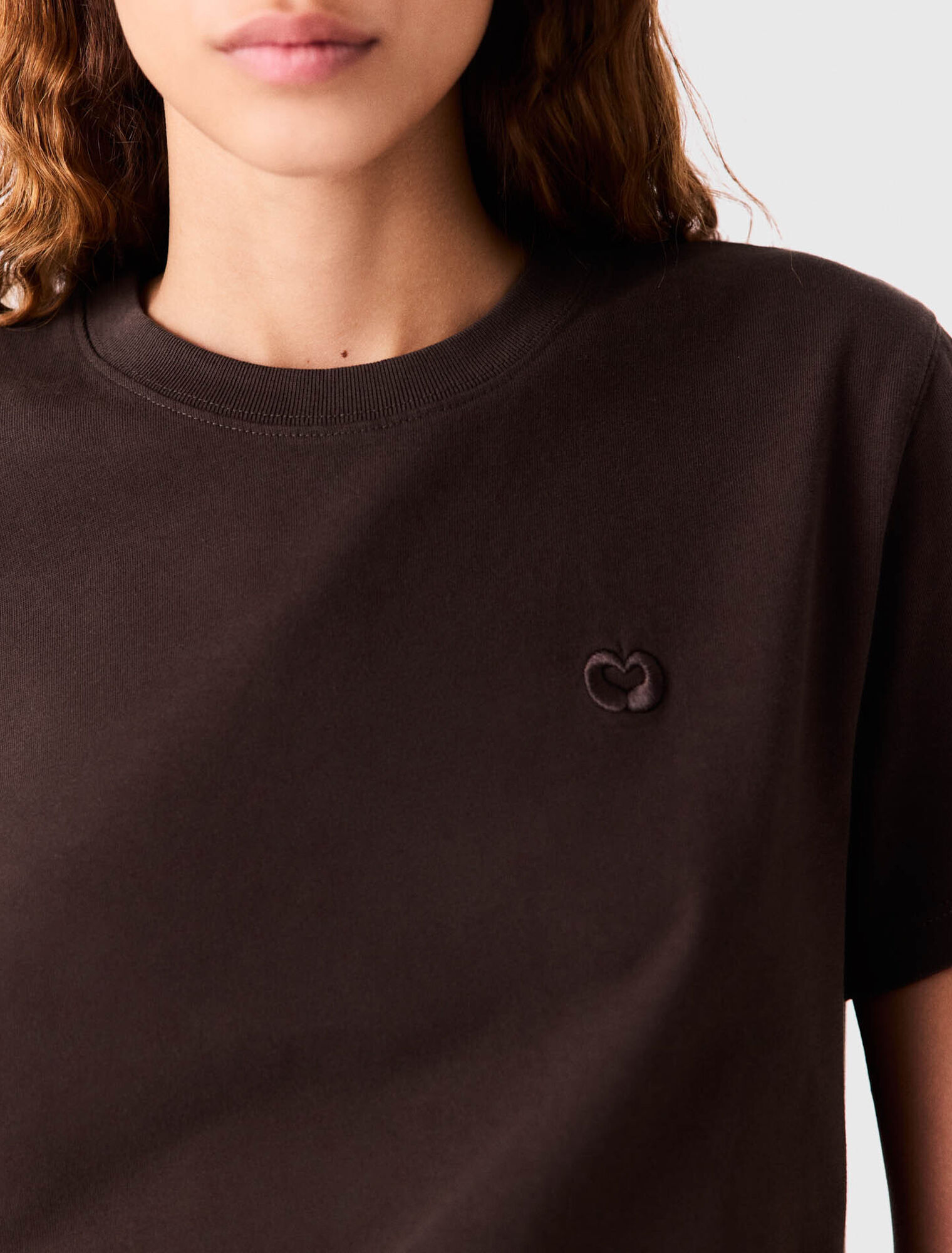 T-shirt with embroidered logo