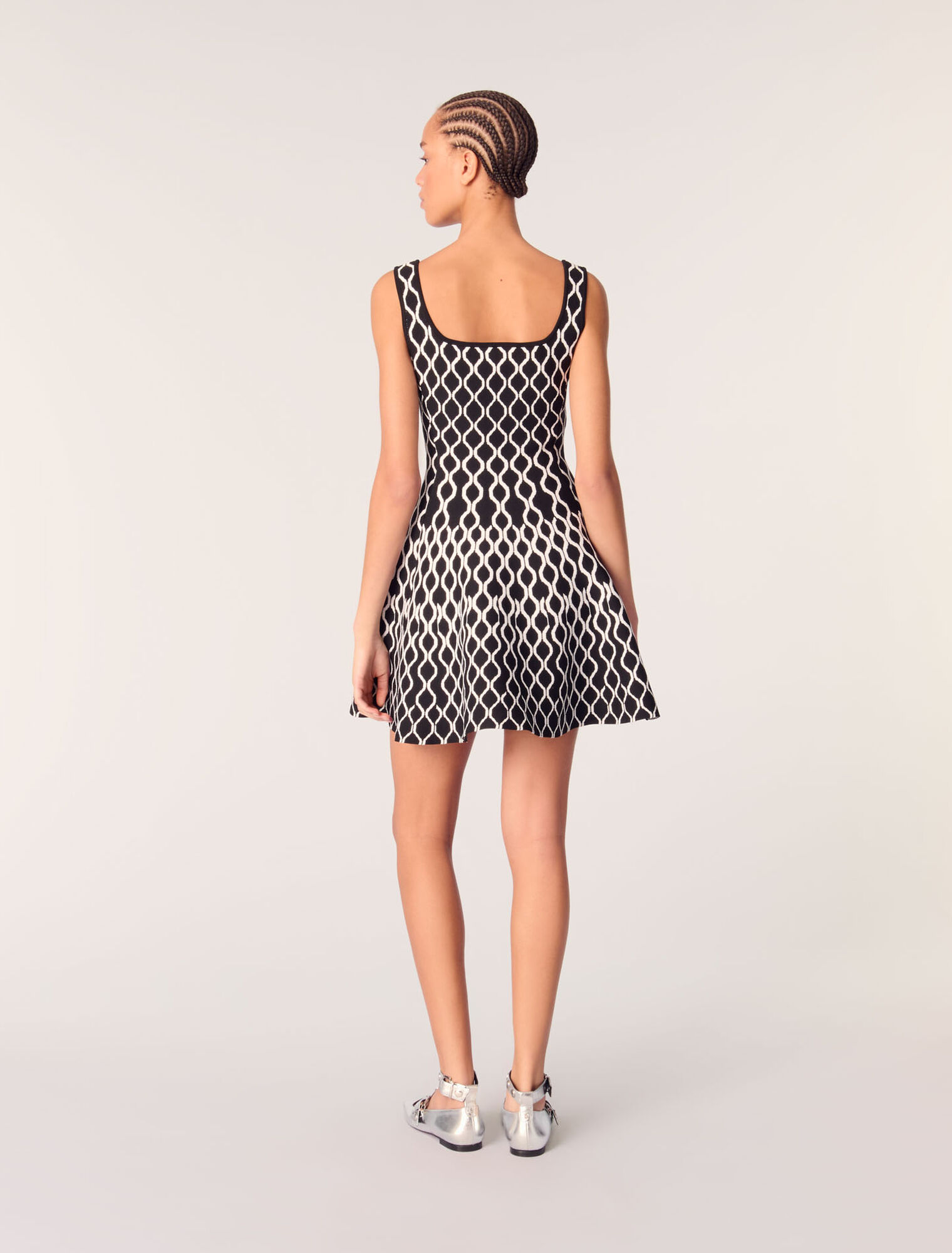 Short patterned knit dress