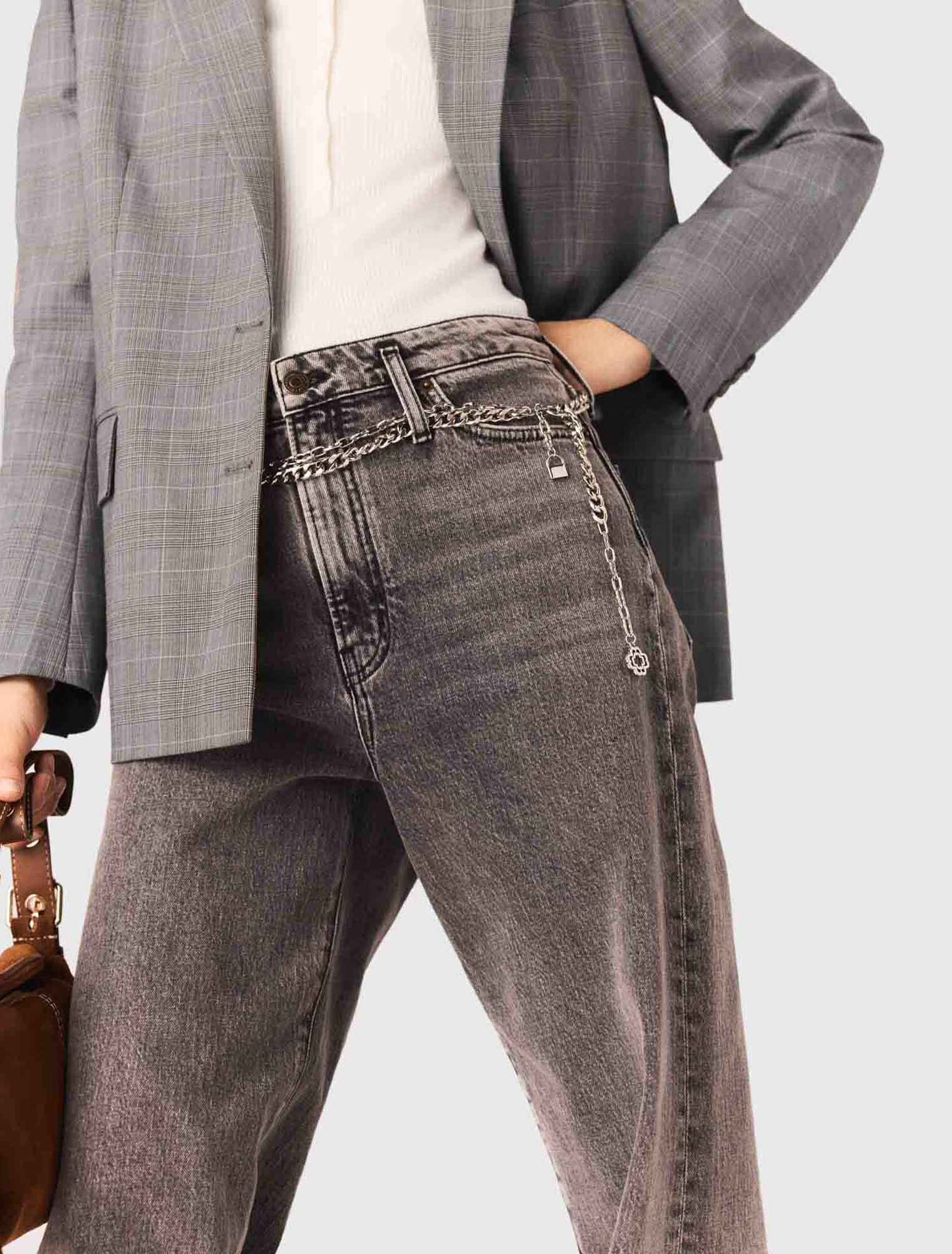 Wide-leg jeans with chain-link belt