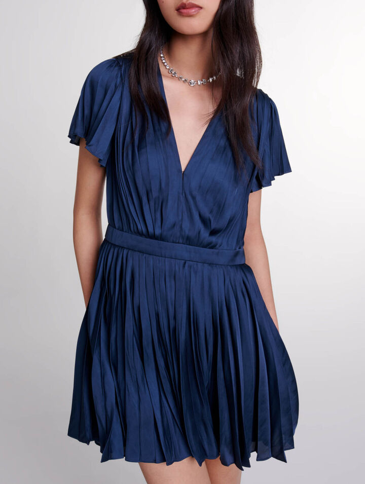 Short pleated dress 