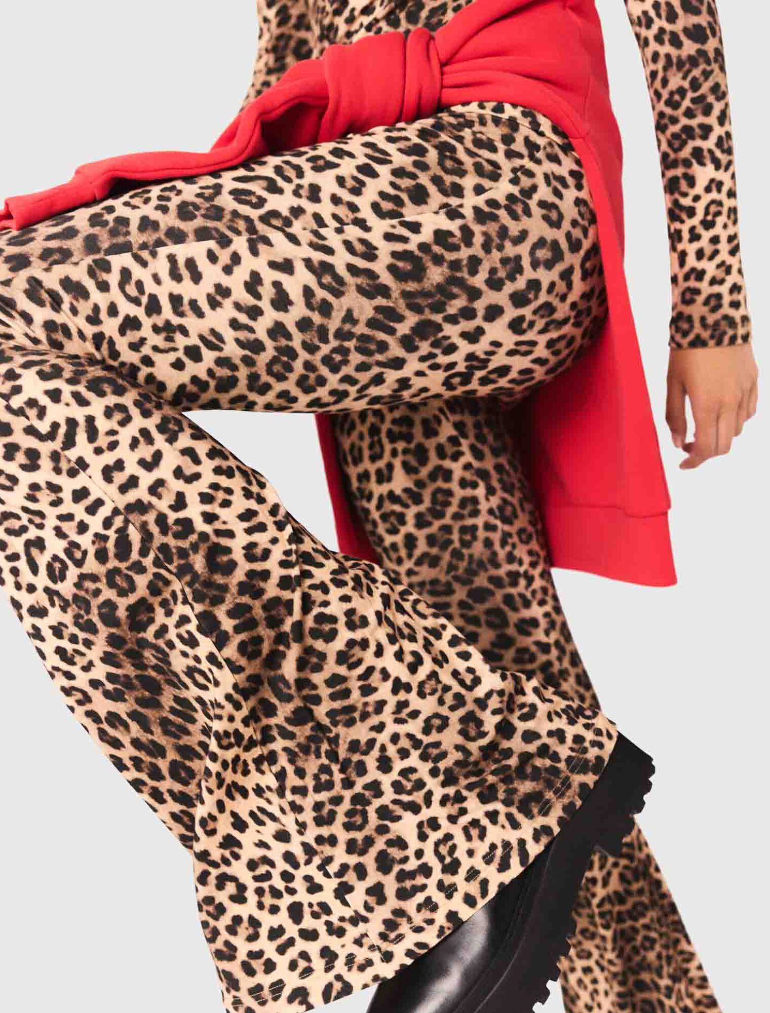 Flared leopard print leggings