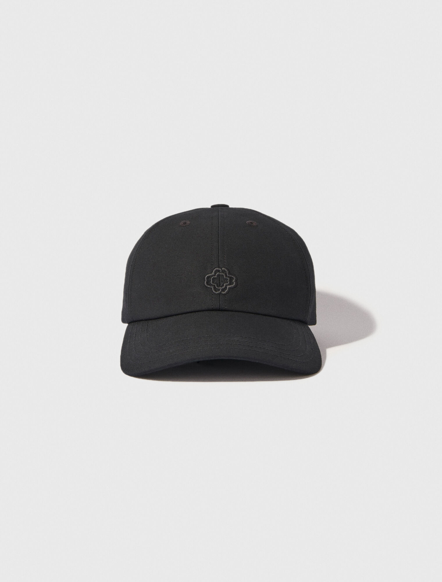 Cotton cap with gold-tone buckle