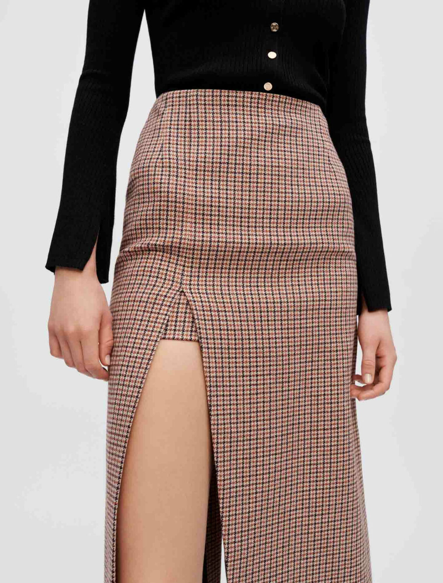 Midi skirt with houndstooth slit