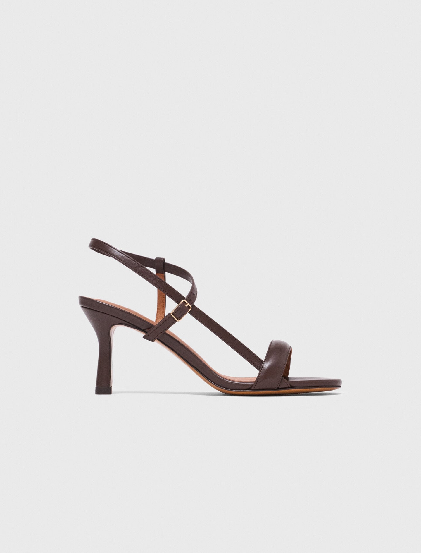 Strappy leather sandals 12