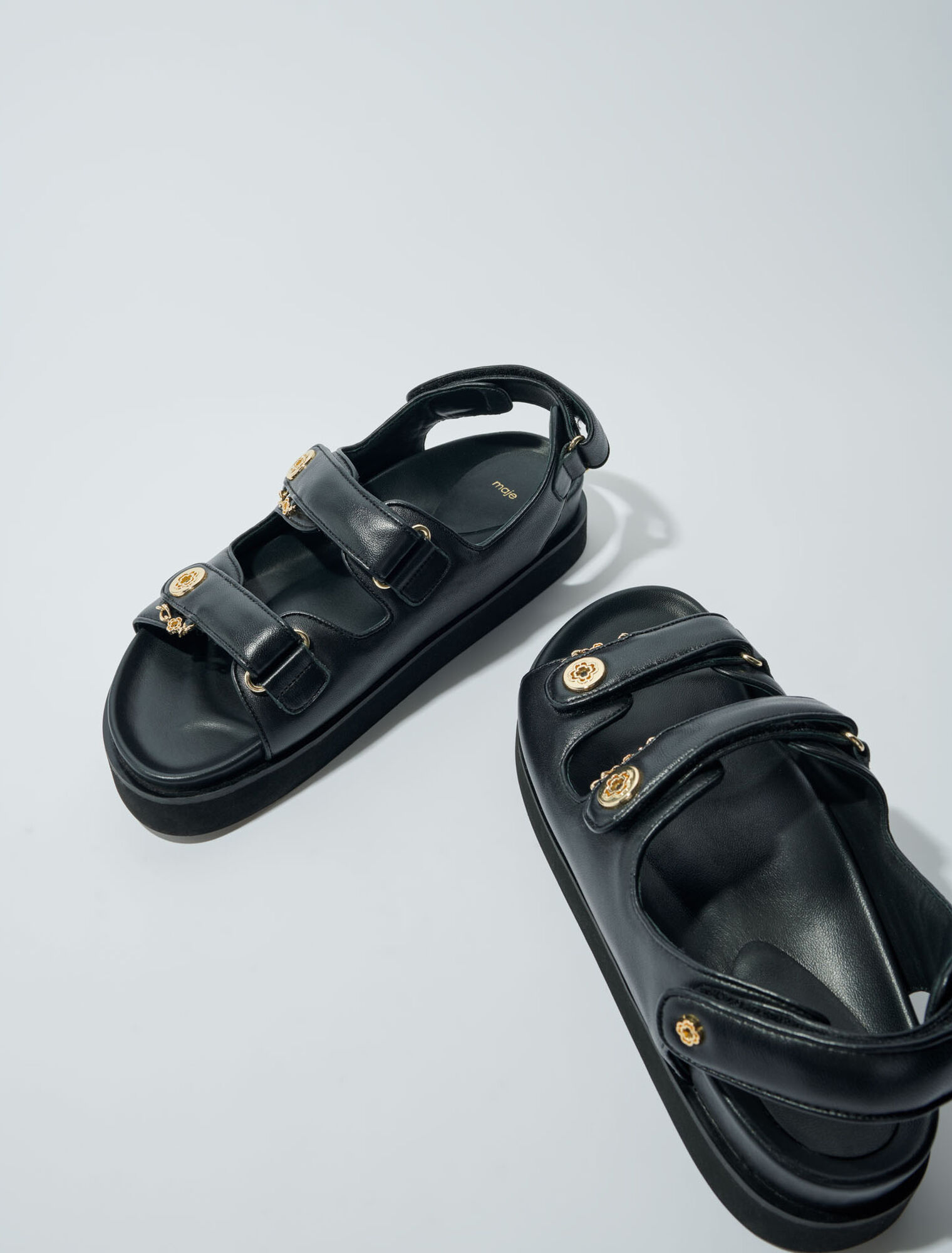 Flat leather sandals