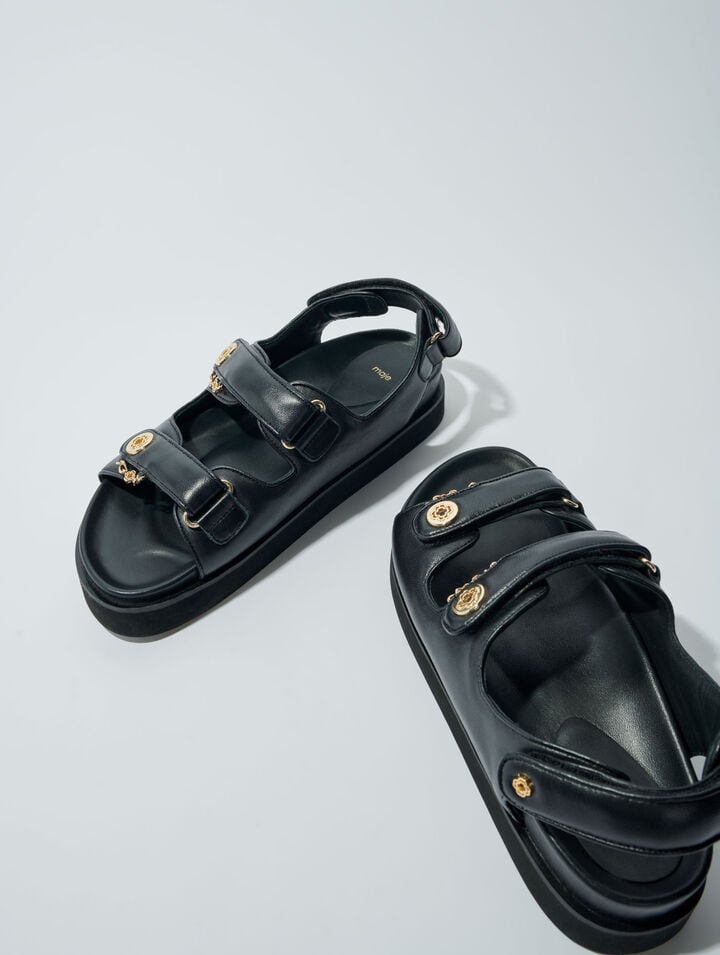 Flat leather sandals