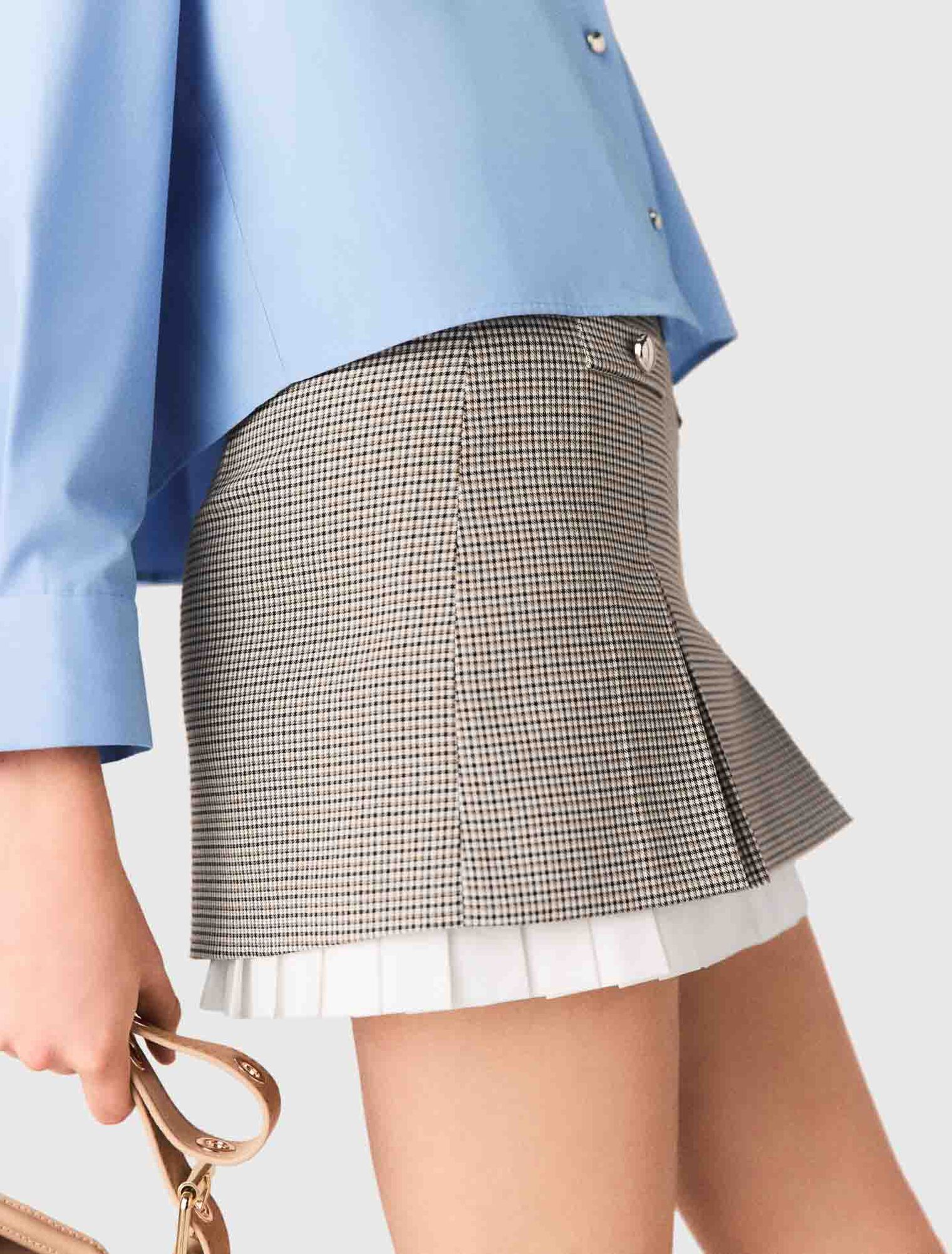 Pleated skirt with poplin details
