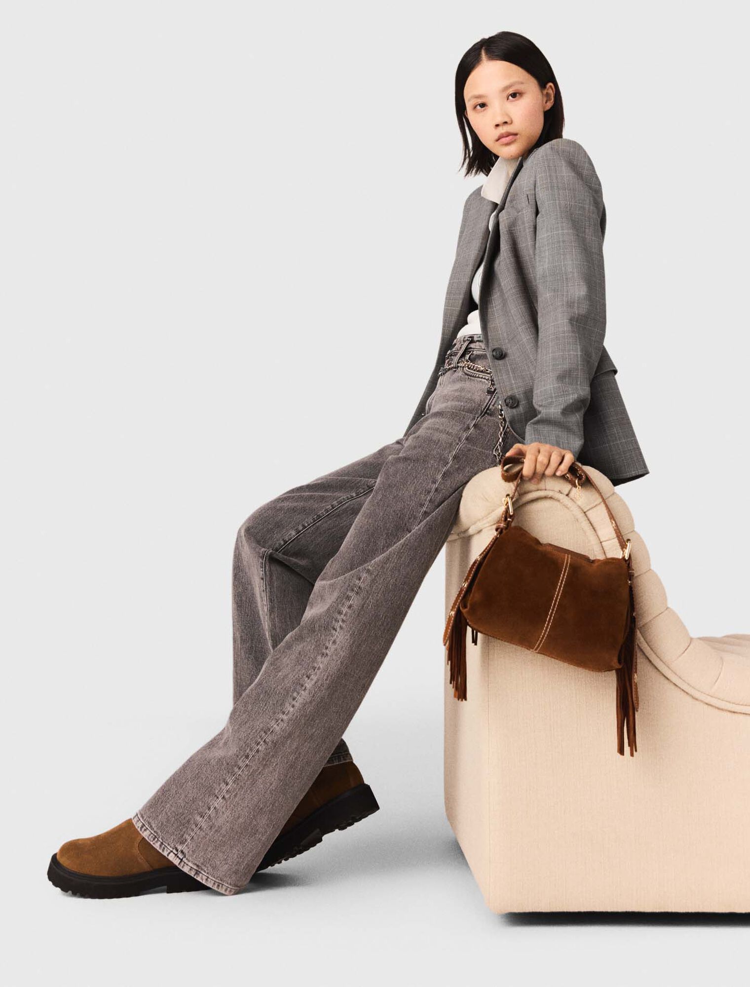 Wide-leg jeans with chain-link belt