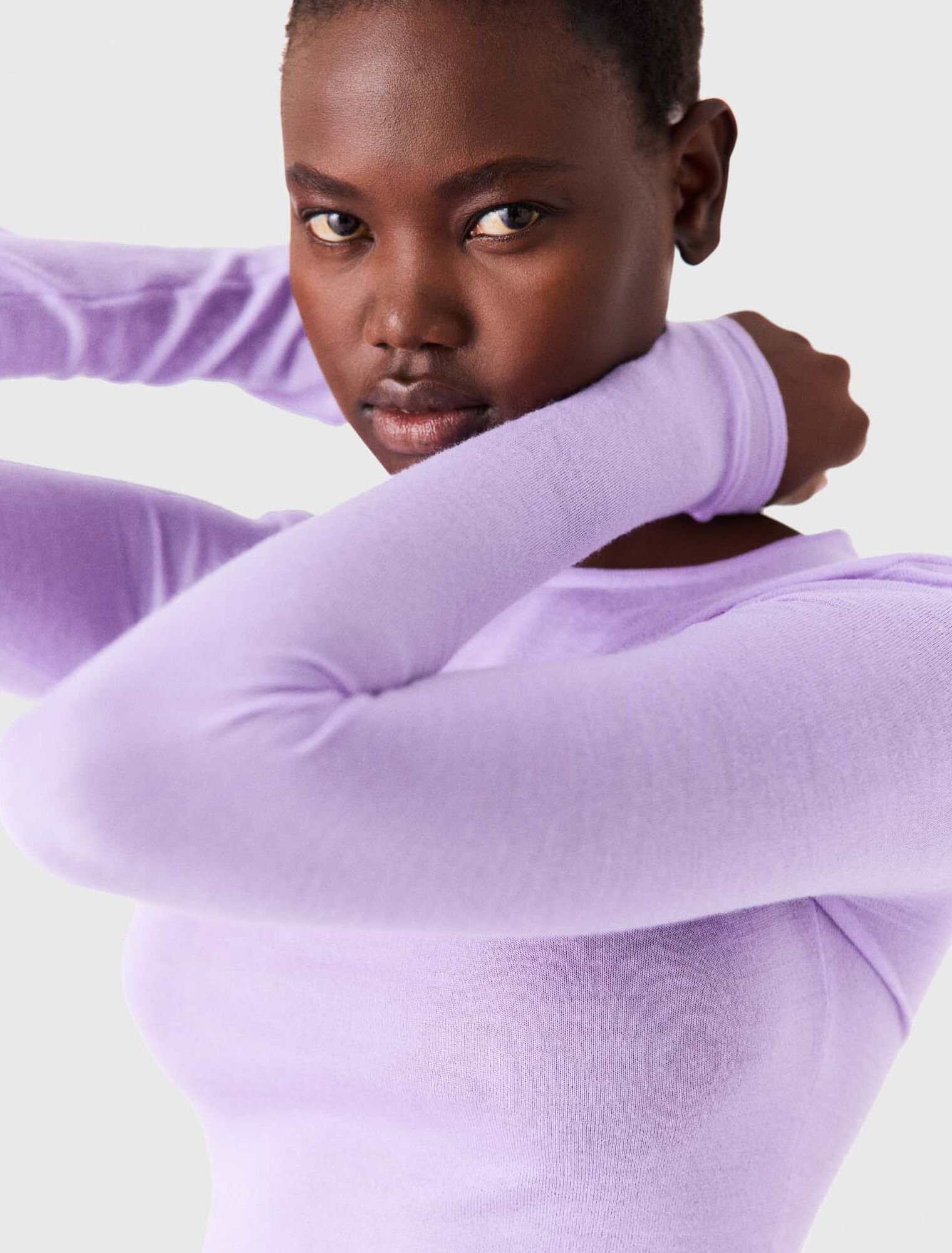 Second-skin round neck jumper