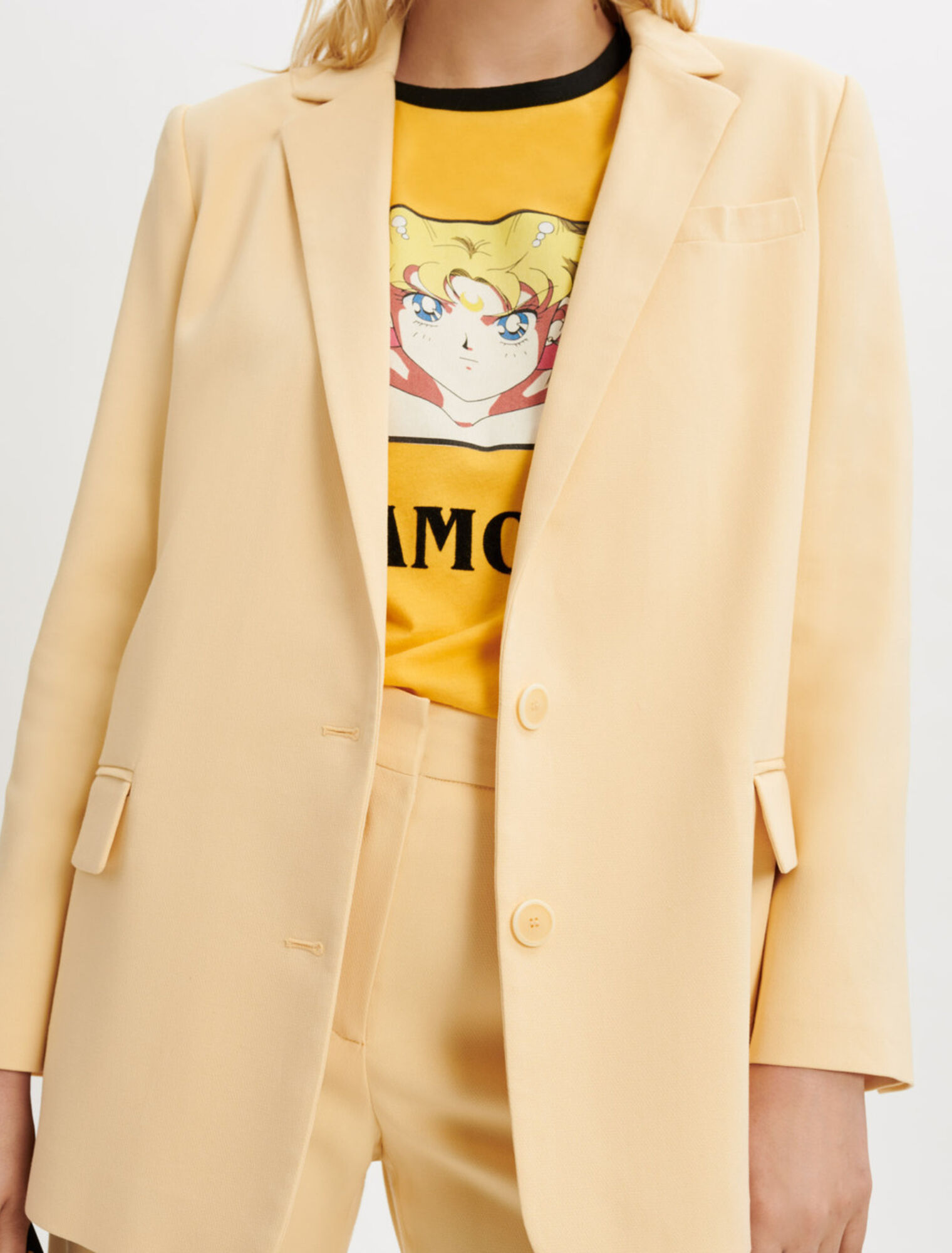 Loose-fitting suit jacket