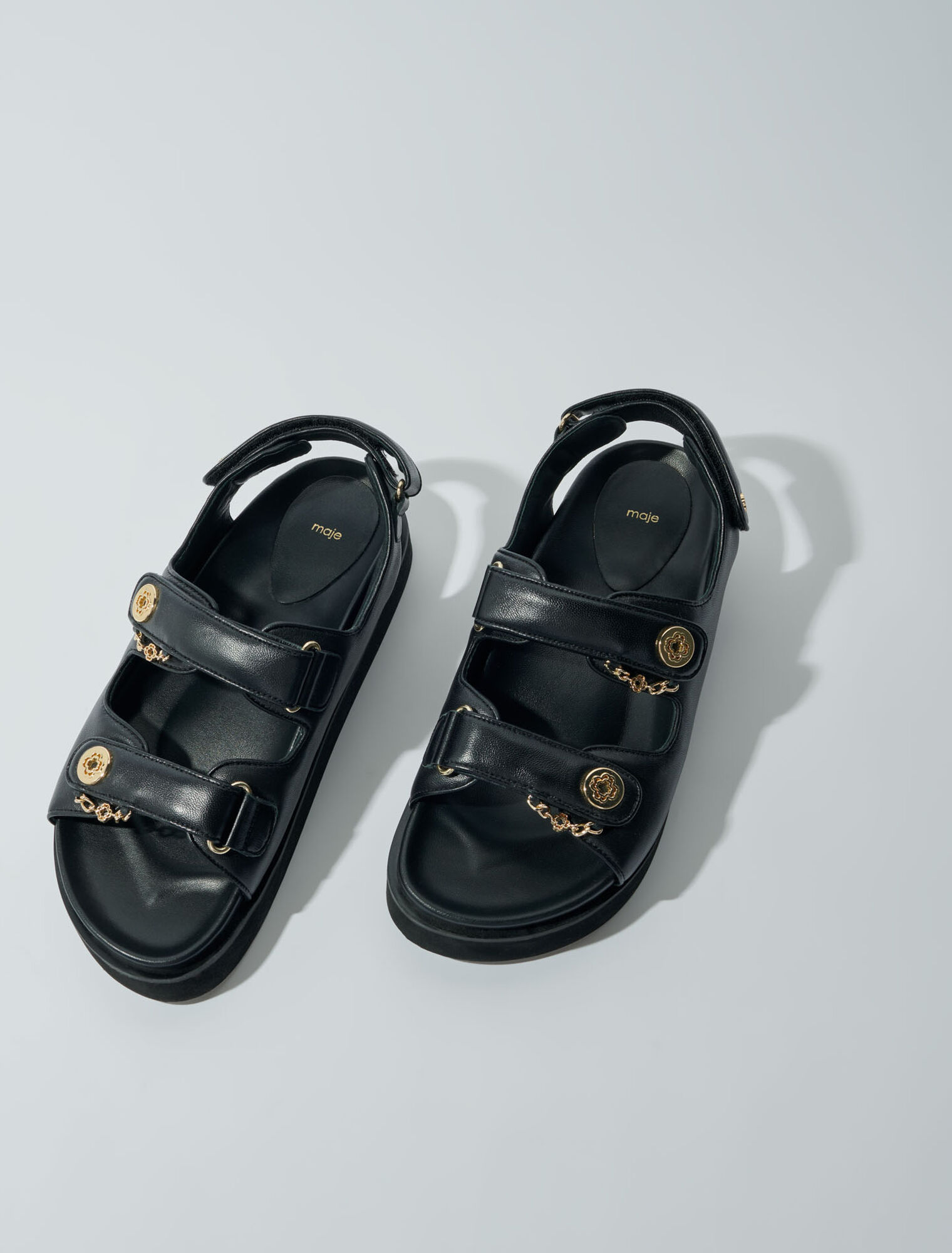 Flat leather sandals