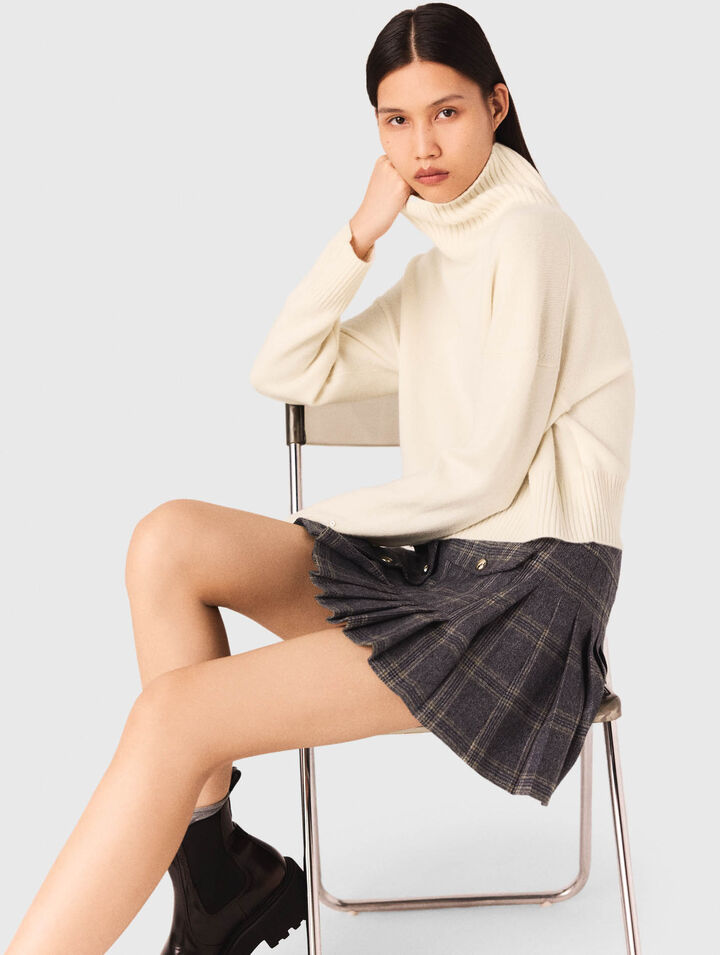 High-neck cashmere jumper