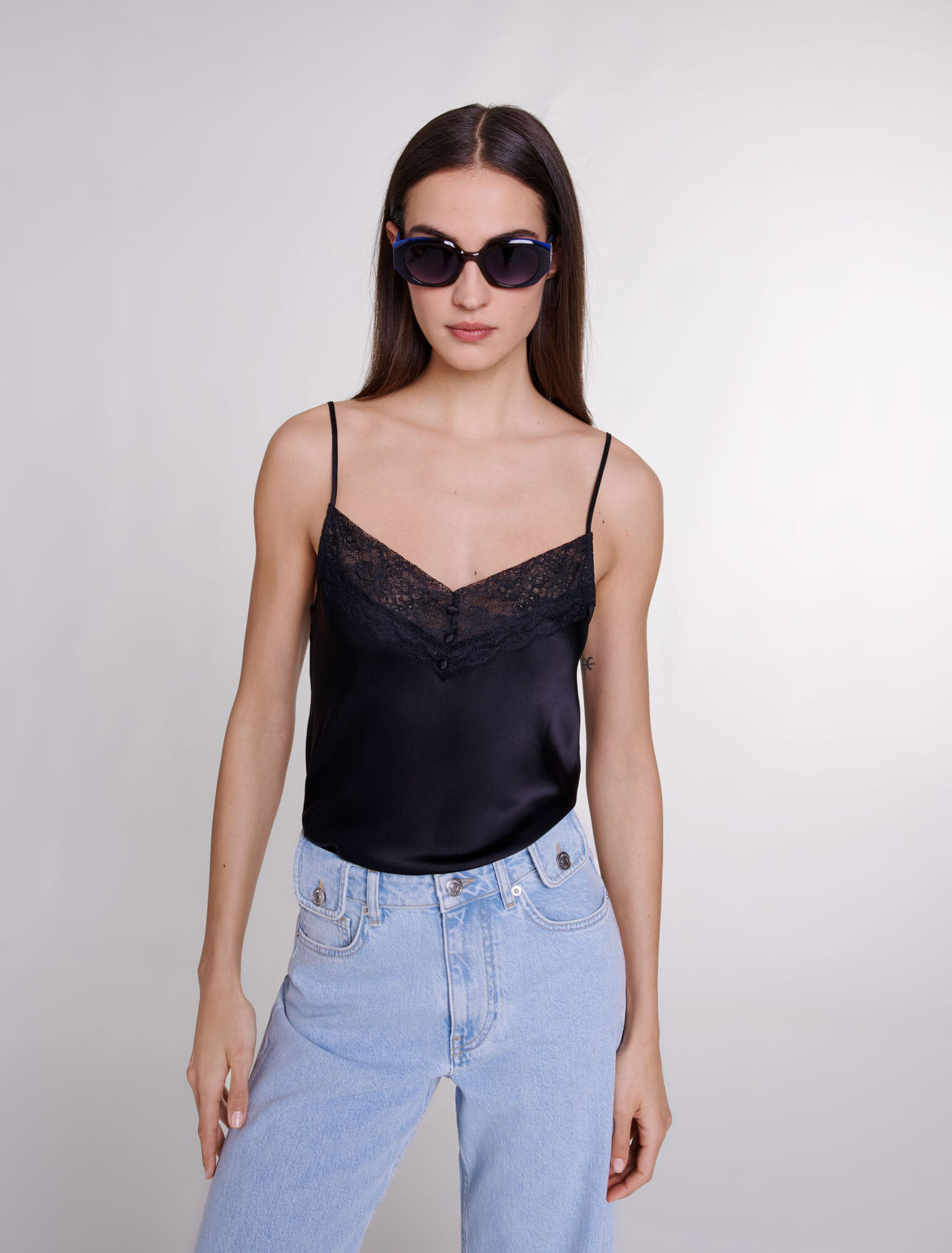 Round acetate glasses