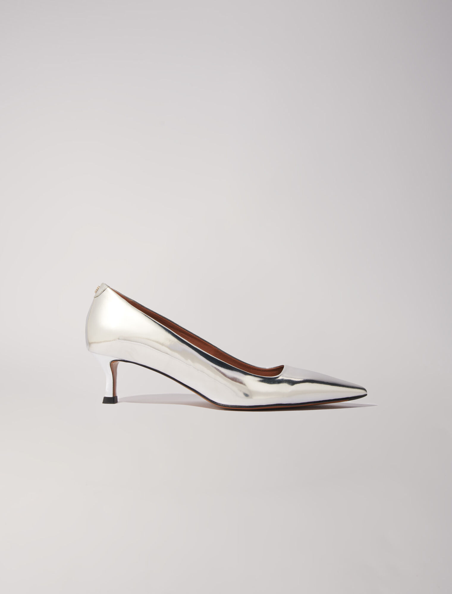 Pointed mirrored leather pumps