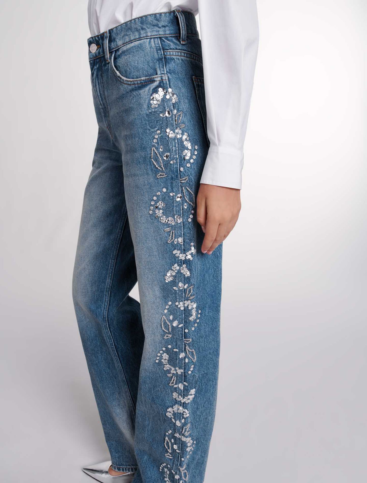 Embroidered jeans 